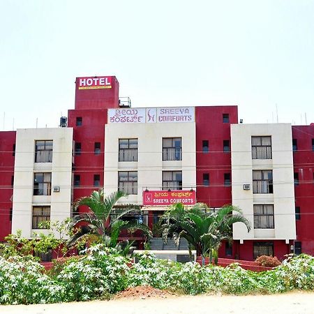 Sreeya Comforts Hotell Mysore Exteriör bild