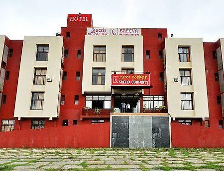 Sreeya Comforts Hotell Mysore Exteriör bild