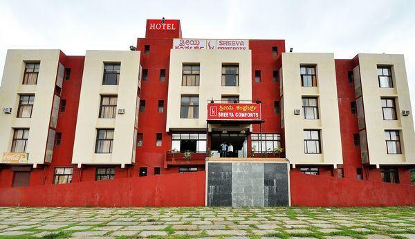 Sreeya Comforts Hotell Mysore Exteriör bild