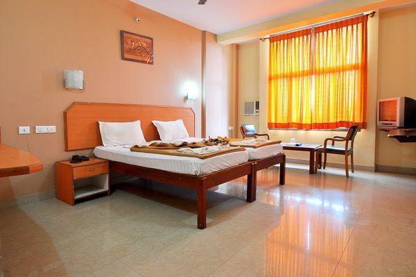 Sreeya Comforts Hotell Mysore Exteriör bild